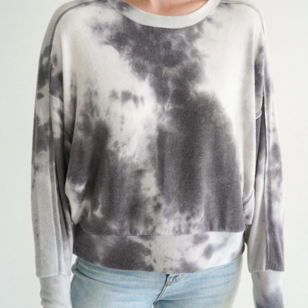 CJLA Carly Jean Los Angeles Moon Pullover, soft tie dye Size XL